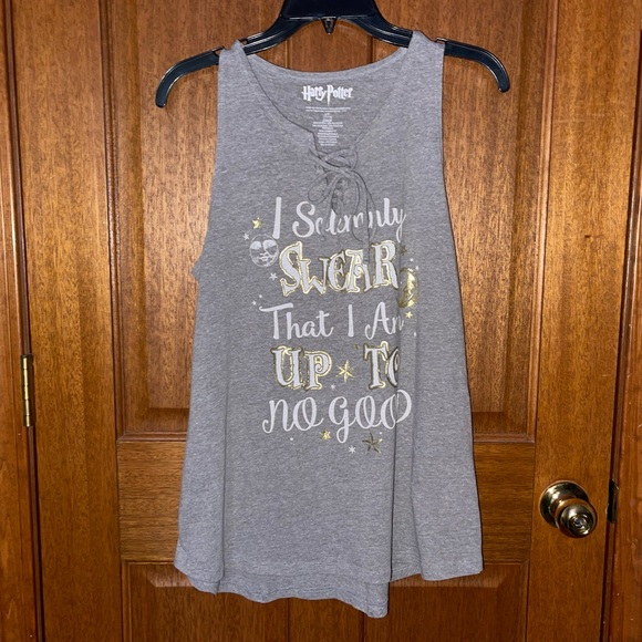 Warner Bros. Tops - 🌺 HARRY POTTER Juniors Tank top. Size (11-13). 🌺